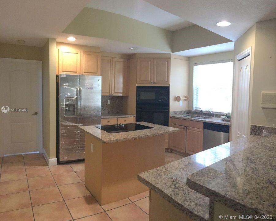 Recently Rented: $4,100 (6 beds, 4 baths, 3258 Square Feet)