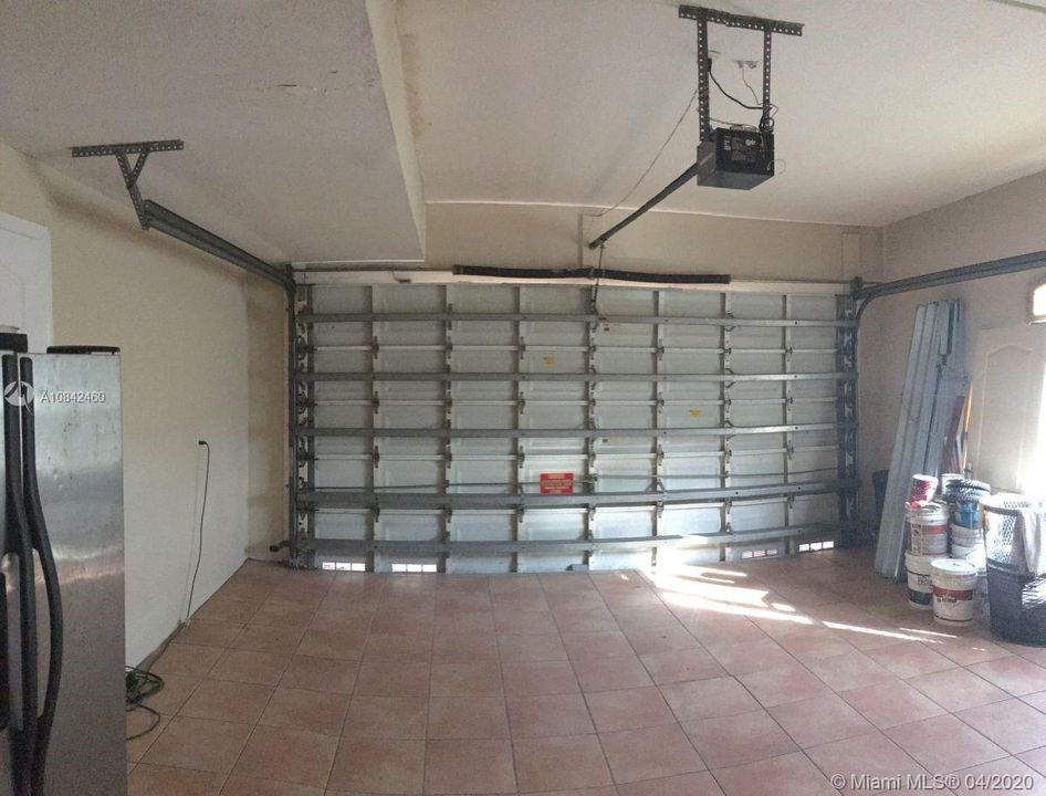 Recently Rented: $4,100 (6 beds, 4 baths, 3258 Square Feet)