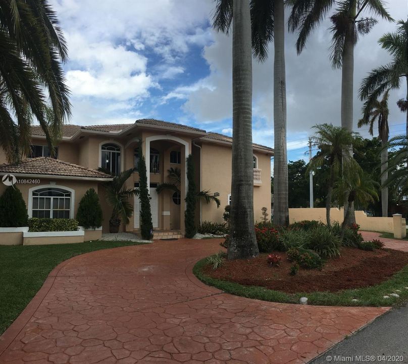 Recently Rented: $4,100 (6 beds, 4 baths, 3258 Square Feet)