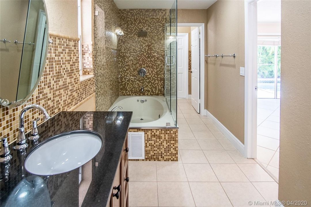 Recientemente alquilado: $3,500 (4 camas, 3 baños, 2358 Pies cuadrados)