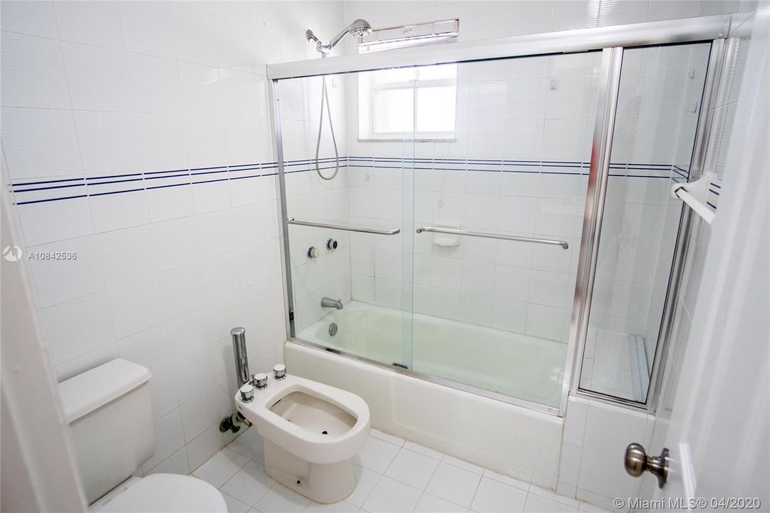 Recientemente alquilado: $3,500 (4 camas, 3 baños, 2358 Pies cuadrados)
