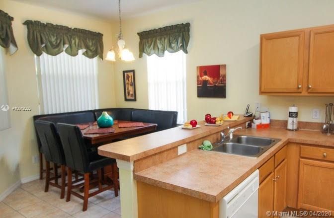 Недавно арендовано: $2,600 (5 спален, 4 ванн, 0 Квадратных фут)