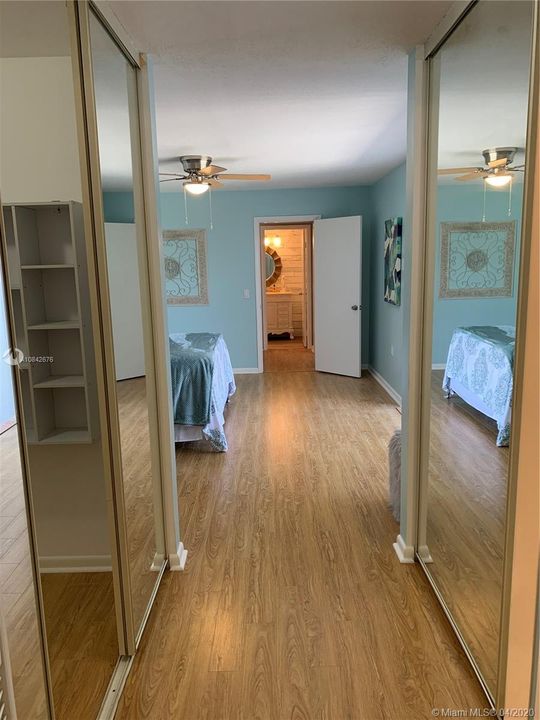 HIS / HER CLOSET SPACE