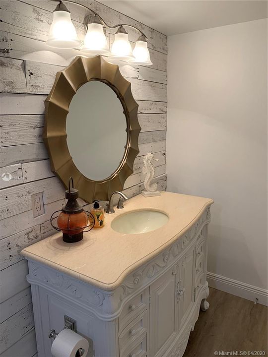 2ND BATHROOM UPSTAIRS