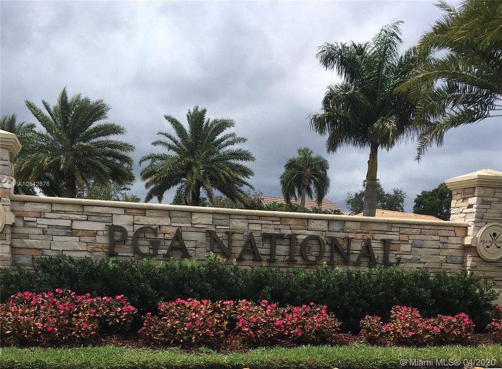 WORLD CLASS GOLF AVAILABLE