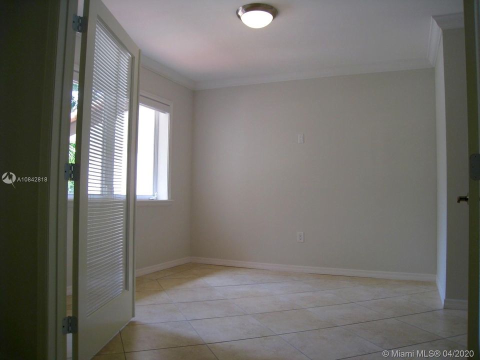 Recently Rented: $6,990 (6 beds, 3 baths, 3125 Square Feet)