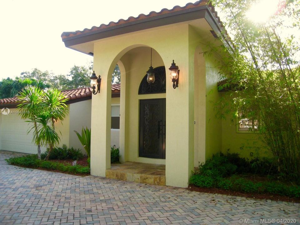 Recently Rented: $6,990 (6 beds, 3 baths, 3125 Square Feet)