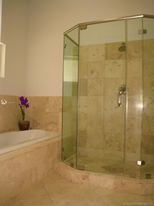 Recently Rented: $6,990 (6 beds, 3 baths, 3125 Square Feet)