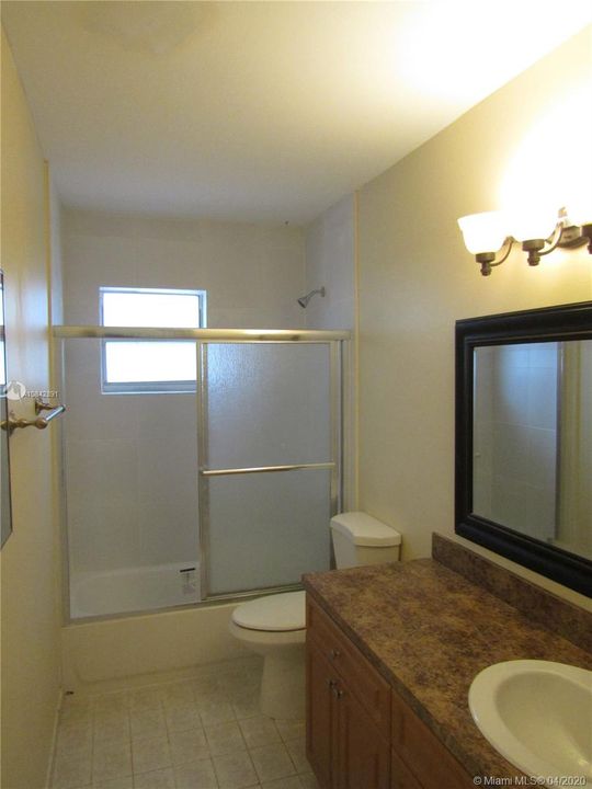 Recently Rented: $1,750 (3 beds, 2 baths, 1254 Square Feet)