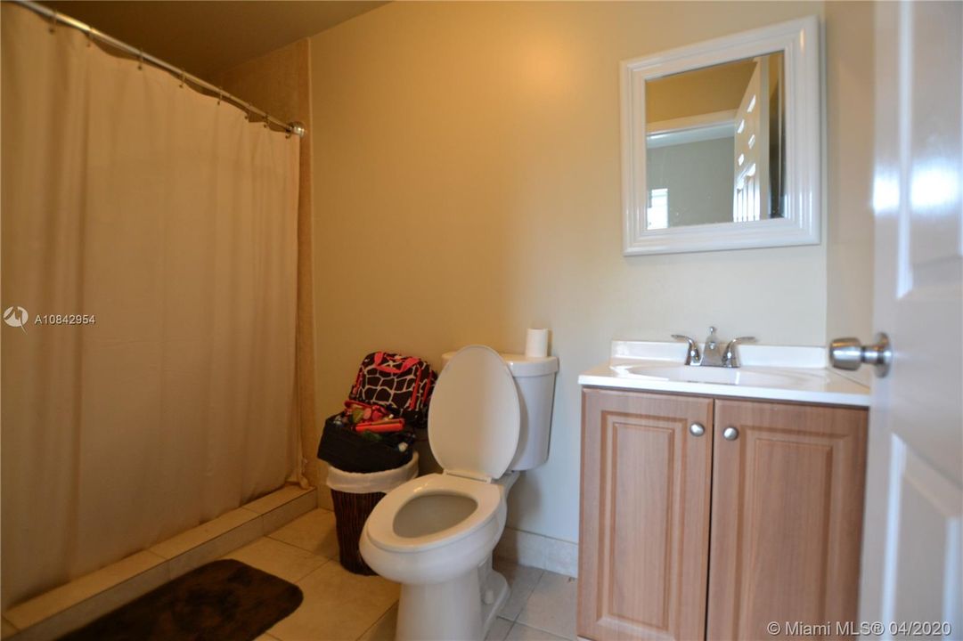 Recientemente alquilado: $1,100 (1 camas, 1 baños, 550 Pies cuadrados)