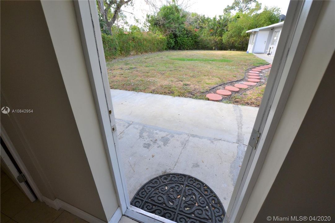 Recientemente alquilado: $1,100 (1 camas, 1 baños, 550 Pies cuadrados)