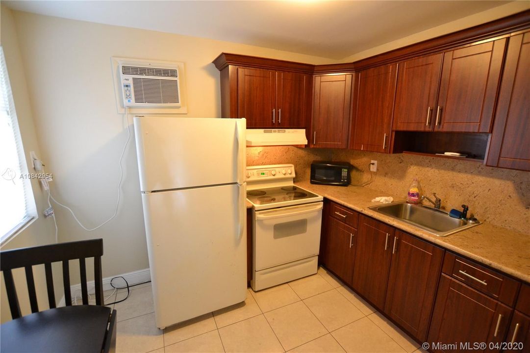 Recientemente alquilado: $1,100 (1 camas, 1 baños, 550 Pies cuadrados)