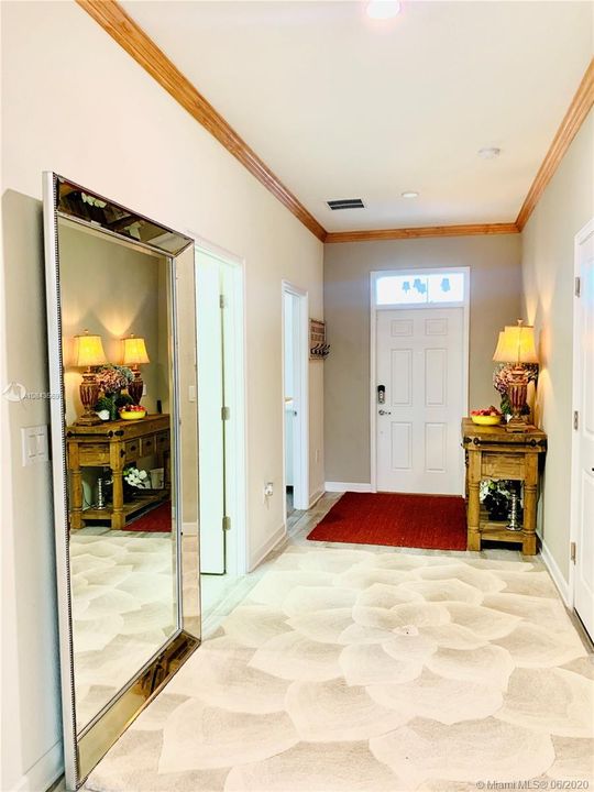 Vendido Recientemente: $550,000 (9 camas, 5 baños, 3909 Pies cuadrados)