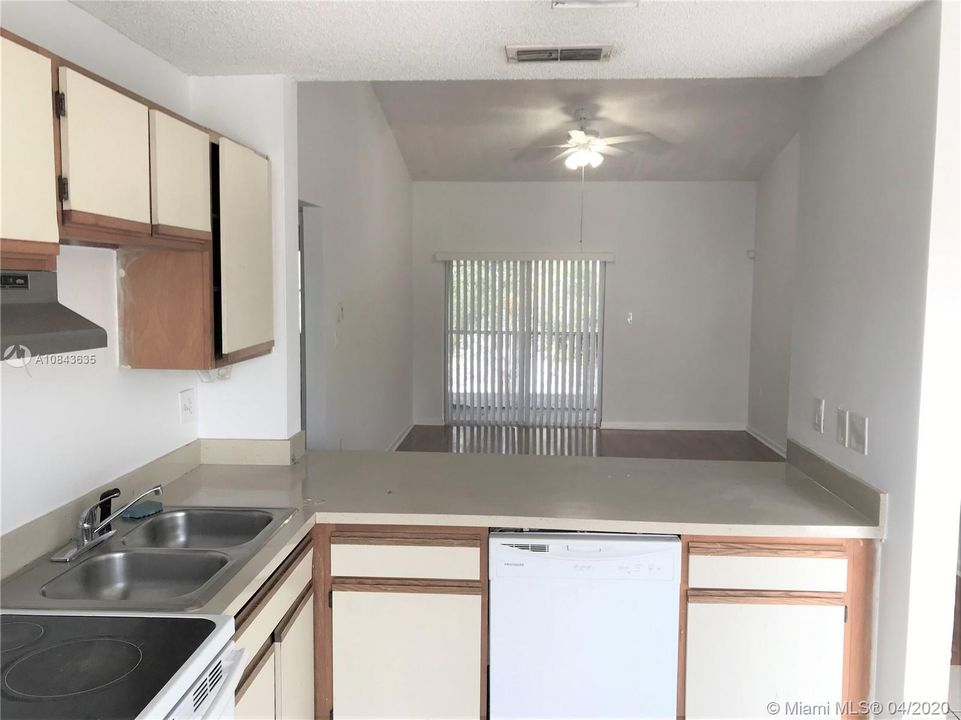 Recently Rented: $1,350 (2 beds, 2 baths, 1084 Square Feet)