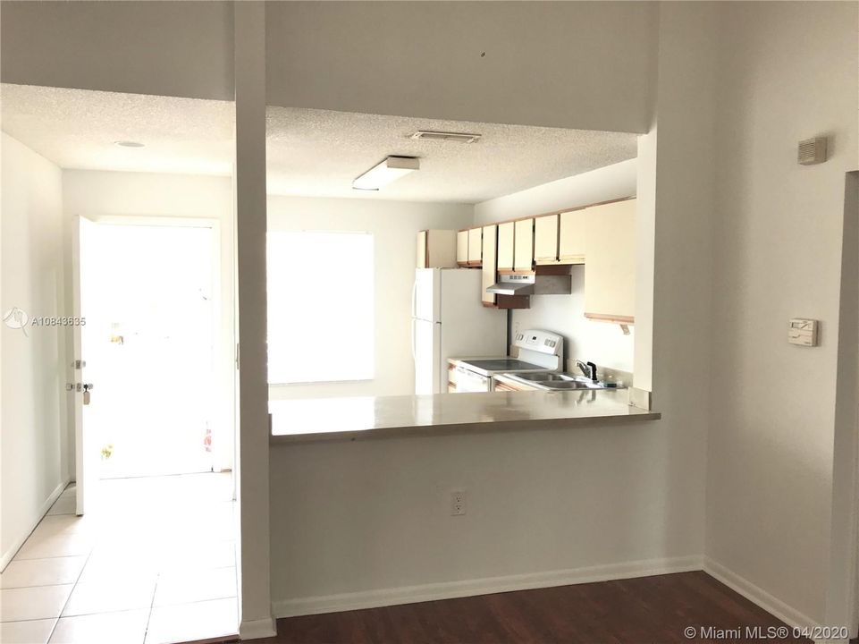 Recently Rented: $1,350 (2 beds, 2 baths, 1084 Square Feet)