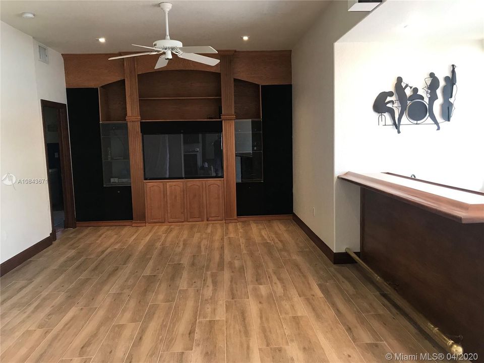 Recently Rented: $5,400 (7 beds, 5 baths, 4361 Square Feet)