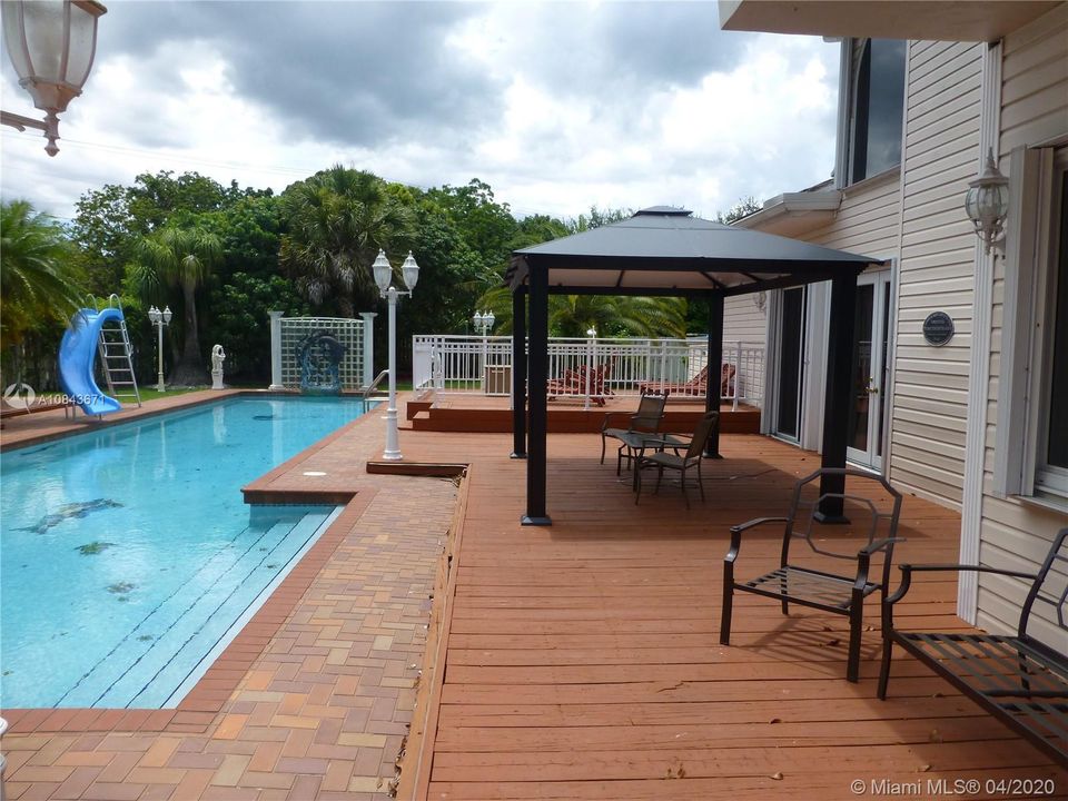 Recently Rented: $5,400 (7 beds, 5 baths, 4361 Square Feet)