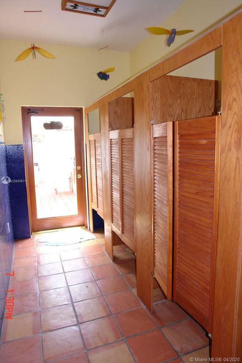 Recently Rented: $5,400 (7 beds, 5 baths, 4361 Square Feet)