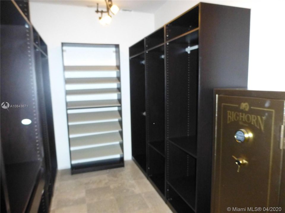 Recently Rented: $5,400 (7 beds, 5 baths, 4361 Square Feet)