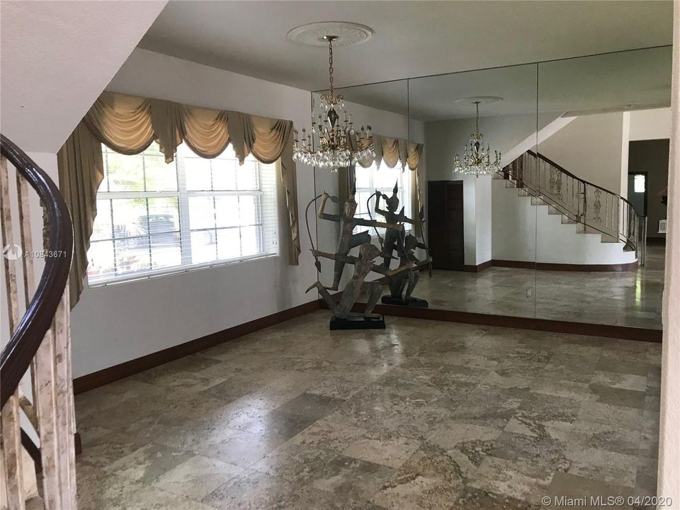 Recently Rented: $5,400 (7 beds, 5 baths, 4361 Square Feet)