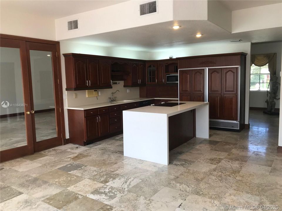 Recently Rented: $5,400 (7 beds, 5 baths, 4361 Square Feet)