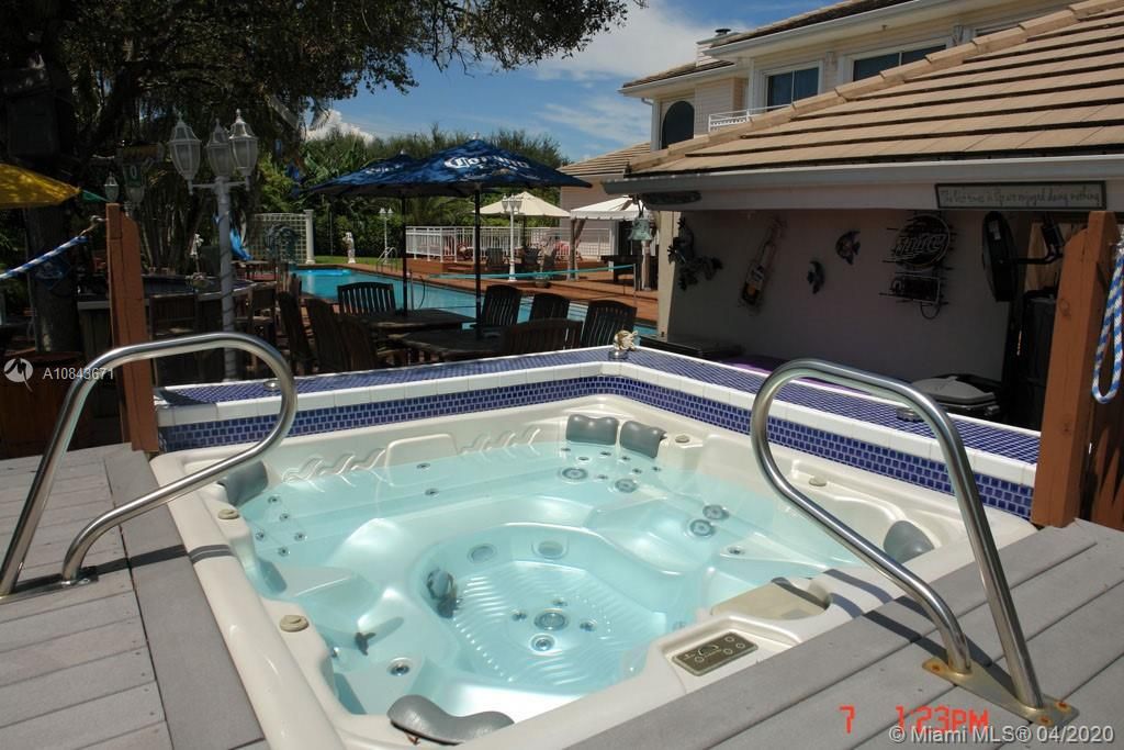 Recently Rented: $5,400 (7 beds, 5 baths, 4361 Square Feet)