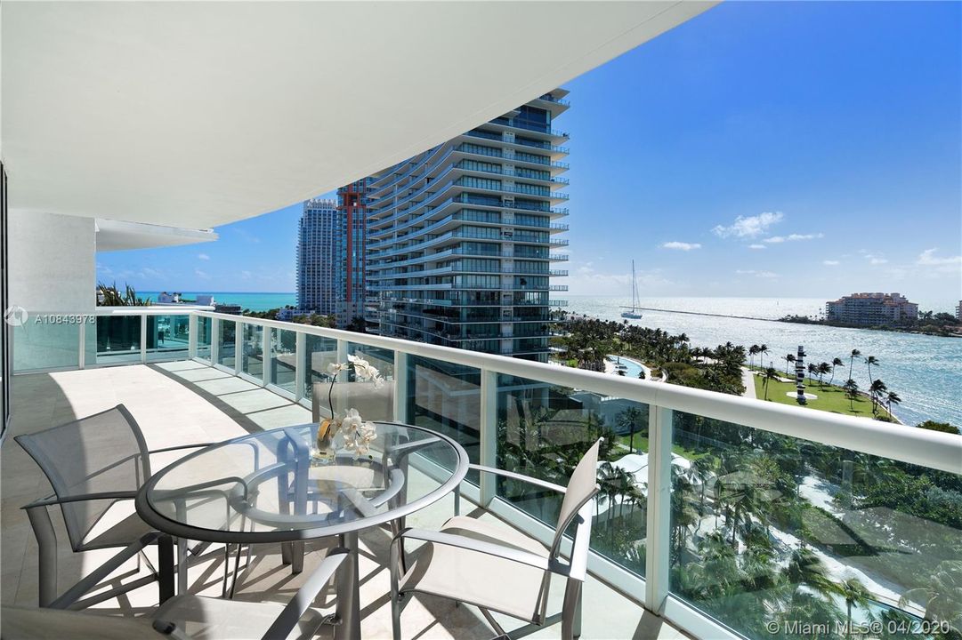 Recently Sold: $2,820,000 (3 beds, 3 baths, 2190 Square Feet)