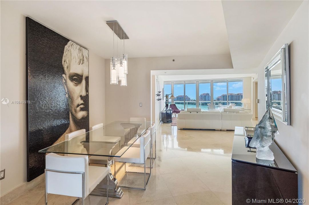 Recently Sold: $2,820,000 (3 beds, 3 baths, 2190 Square Feet)