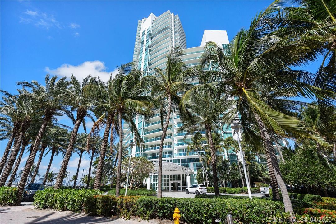 Recently Sold: $2,820,000 (3 beds, 3 baths, 2190 Square Feet)