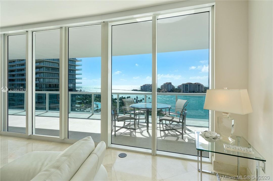 Recently Sold: $2,820,000 (3 beds, 3 baths, 2190 Square Feet)