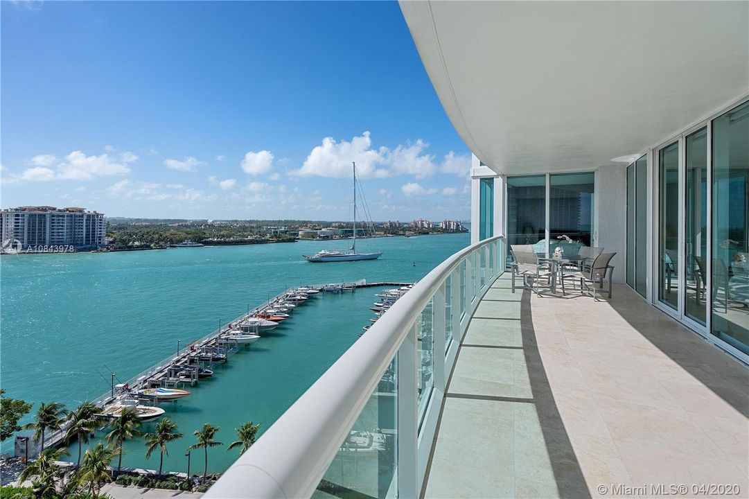 Recently Sold: $2,820,000 (3 beds, 3 baths, 2190 Square Feet)