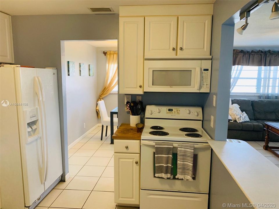 Recently Sold: $292,000 (3 beds, 2 baths, 1425 Square Feet)