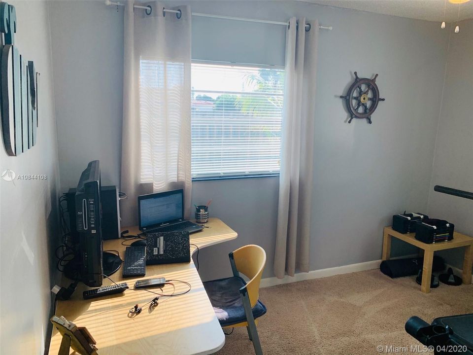 Recently Sold: $292,000 (3 beds, 2 baths, 1425 Square Feet)