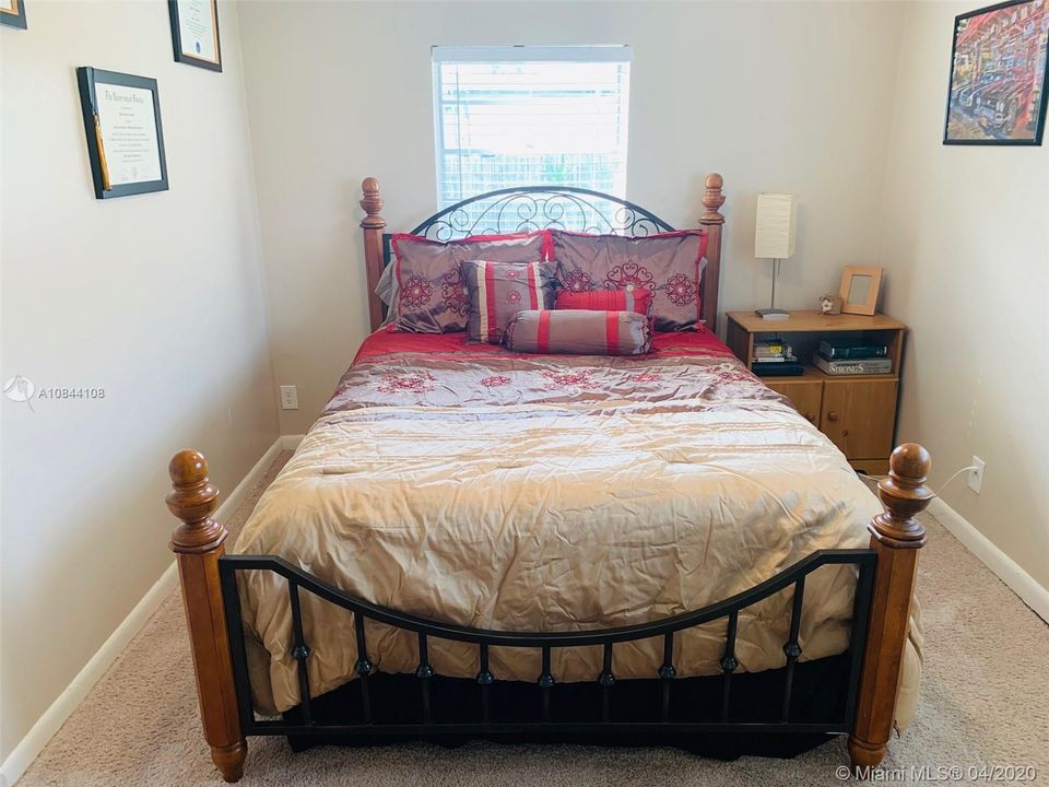Recently Sold: $292,000 (3 beds, 2 baths, 1425 Square Feet)
