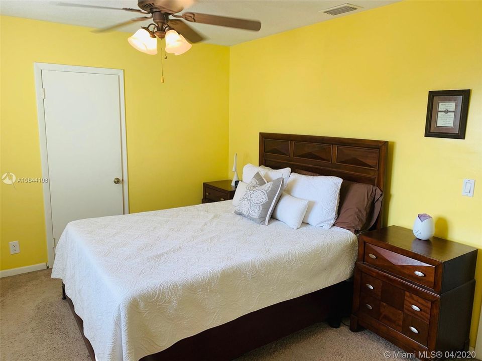 Recently Sold: $292,000 (3 beds, 2 baths, 1425 Square Feet)