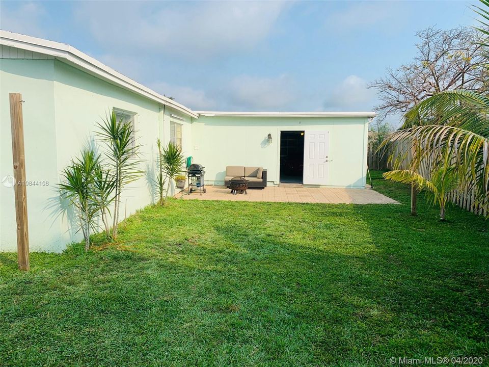 Recently Sold: $292,000 (3 beds, 2 baths, 1425 Square Feet)