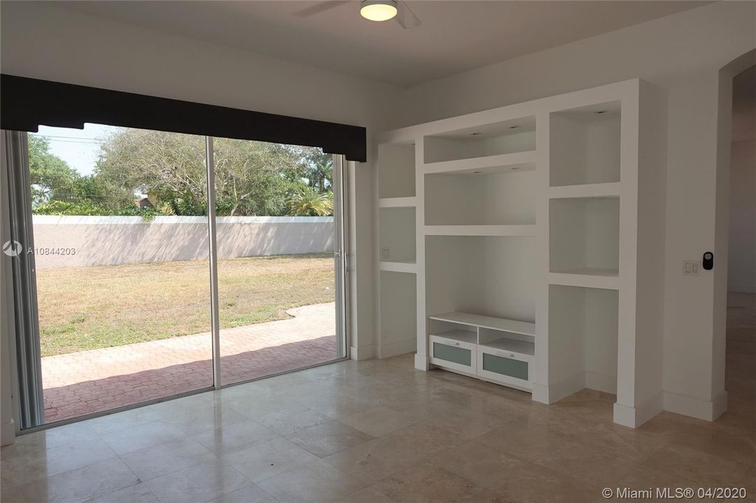 Recently Rented: $3,250 (4 beds, 2 baths, 2246 Square Feet)
