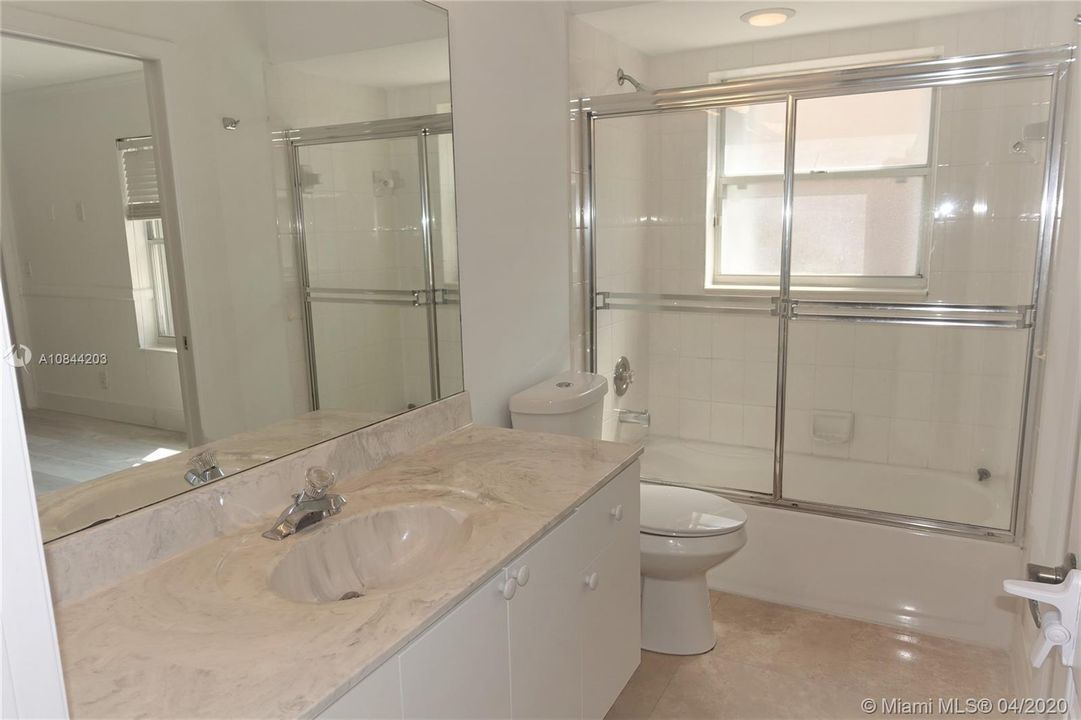 Recently Rented: $3,250 (4 beds, 2 baths, 2246 Square Feet)