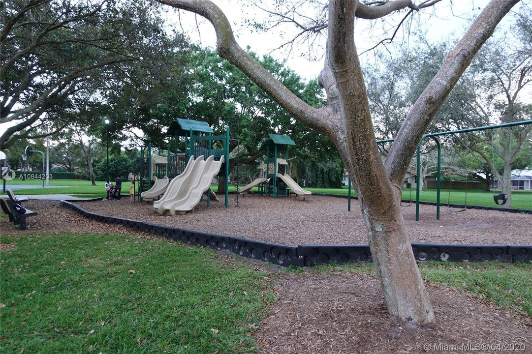 Recently Rented: $3,250 (4 beds, 2 baths, 2246 Square Feet)