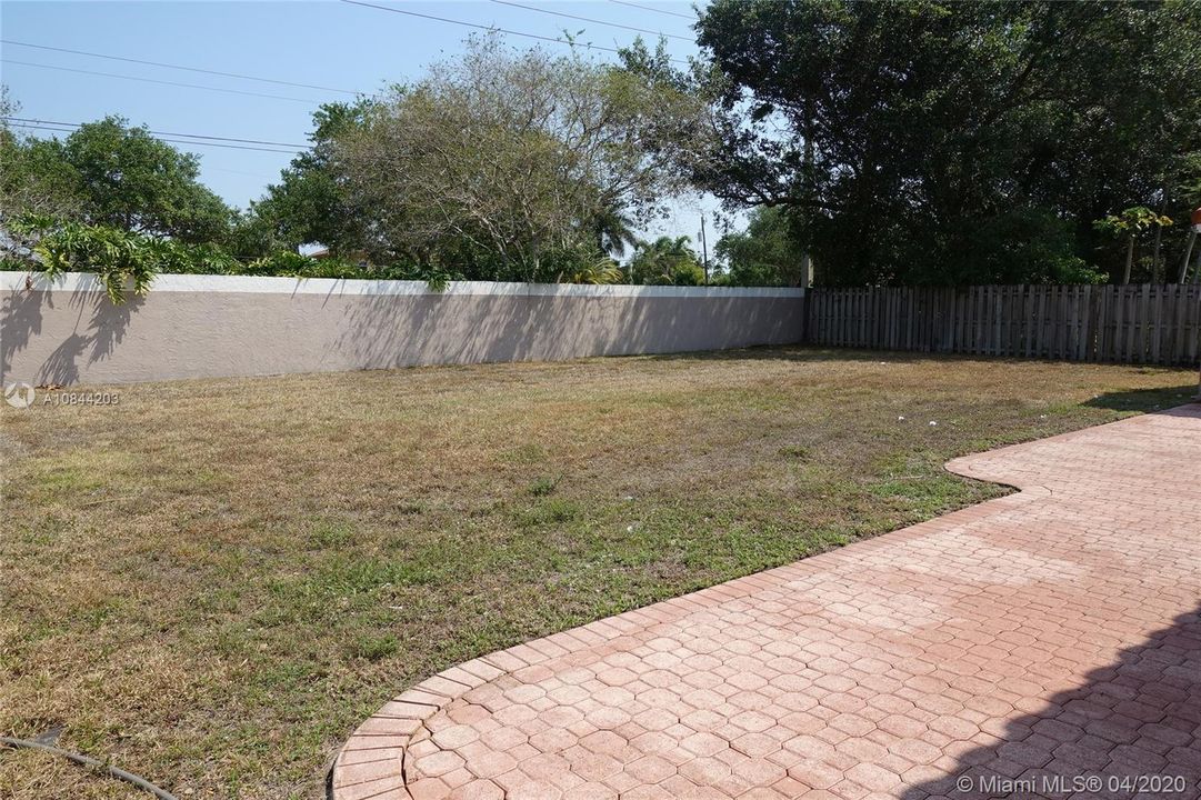 Recently Rented: $3,250 (4 beds, 2 baths, 2246 Square Feet)