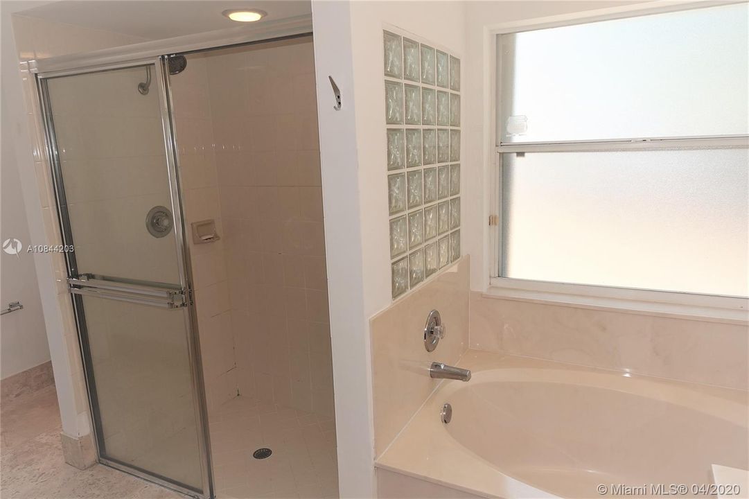 Recently Rented: $3,250 (4 beds, 2 baths, 2246 Square Feet)