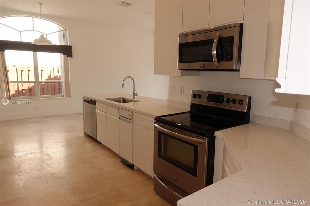 Recently Rented: $3,250 (4 beds, 2 baths, 2246 Square Feet)