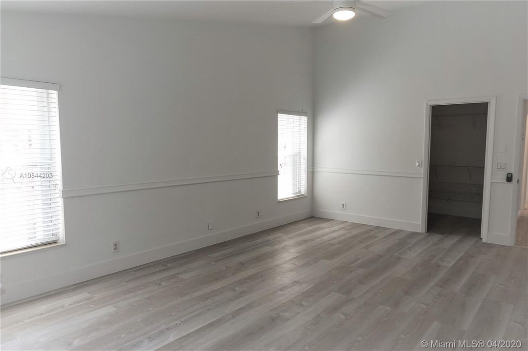 Recently Rented: $3,250 (4 beds, 2 baths, 2246 Square Feet)