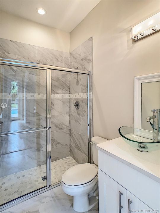 Vendido Recientemente: $1,010,000 (5 camas, 5 baños, 3933 Pies cuadrados)