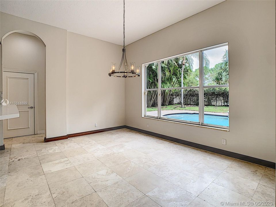 Vendido Recientemente: $1,010,000 (5 camas, 5 baños, 3933 Pies cuadrados)