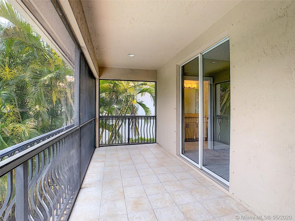 Vendido Recientemente: $1,010,000 (5 camas, 5 baños, 3933 Pies cuadrados)