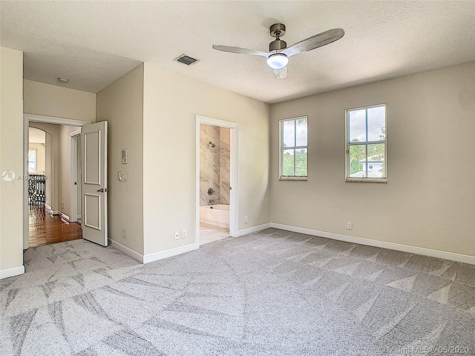 Vendido Recientemente: $1,010,000 (5 camas, 5 baños, 3933 Pies cuadrados)