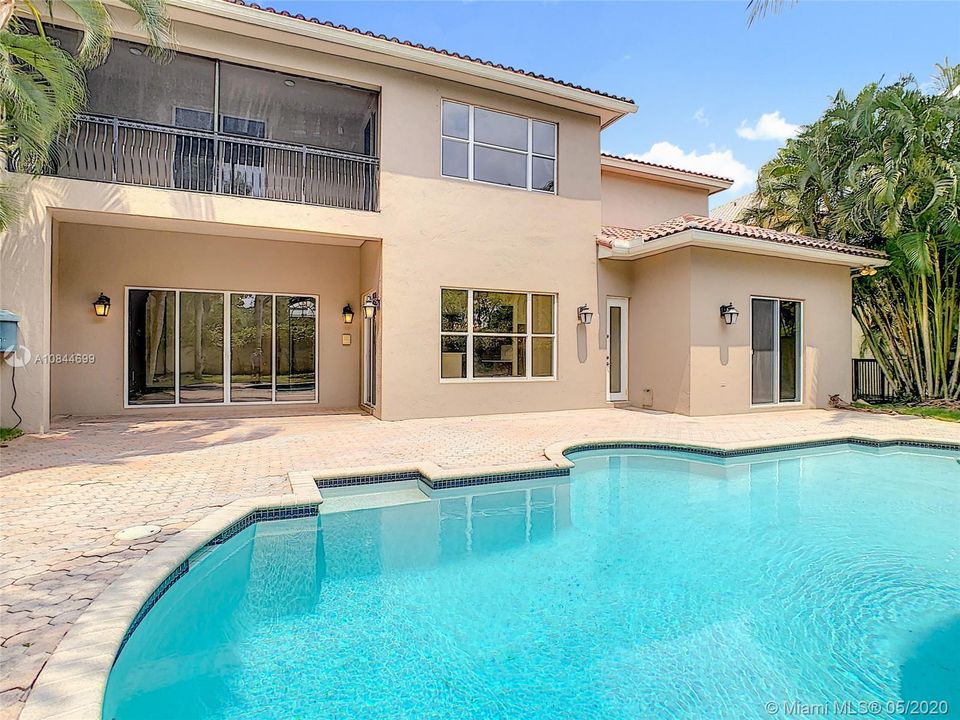 Vendido Recientemente: $1,010,000 (5 camas, 5 baños, 3933 Pies cuadrados)