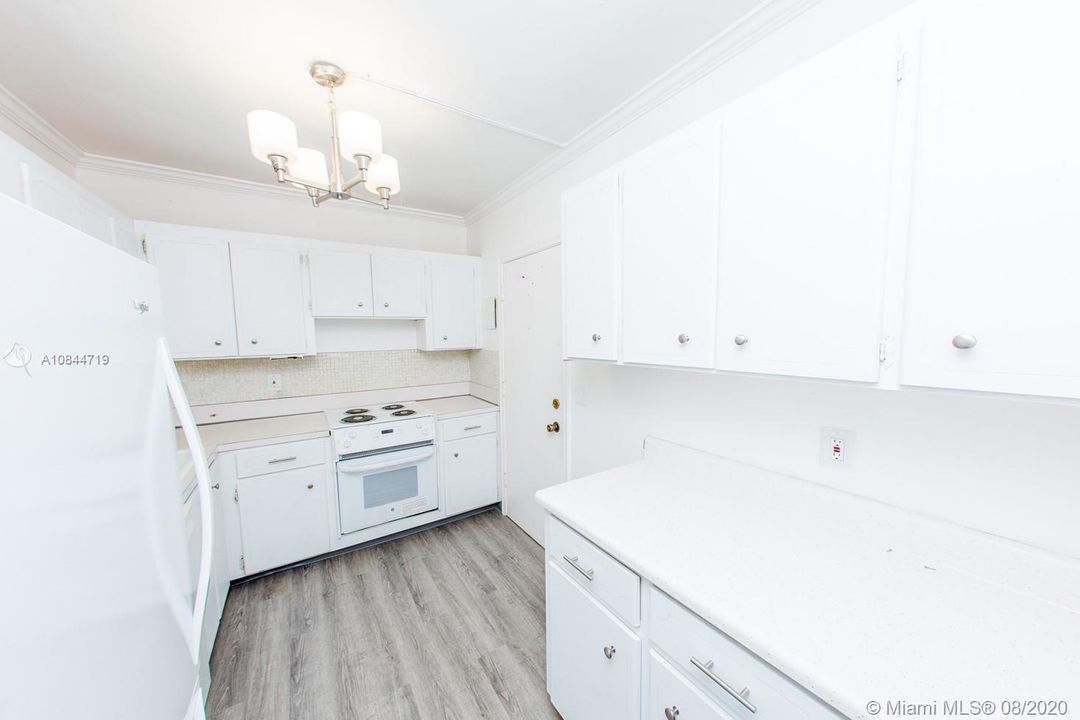 Recently Sold: $74,999 (2 beds, 2 baths, 930 Square Feet)