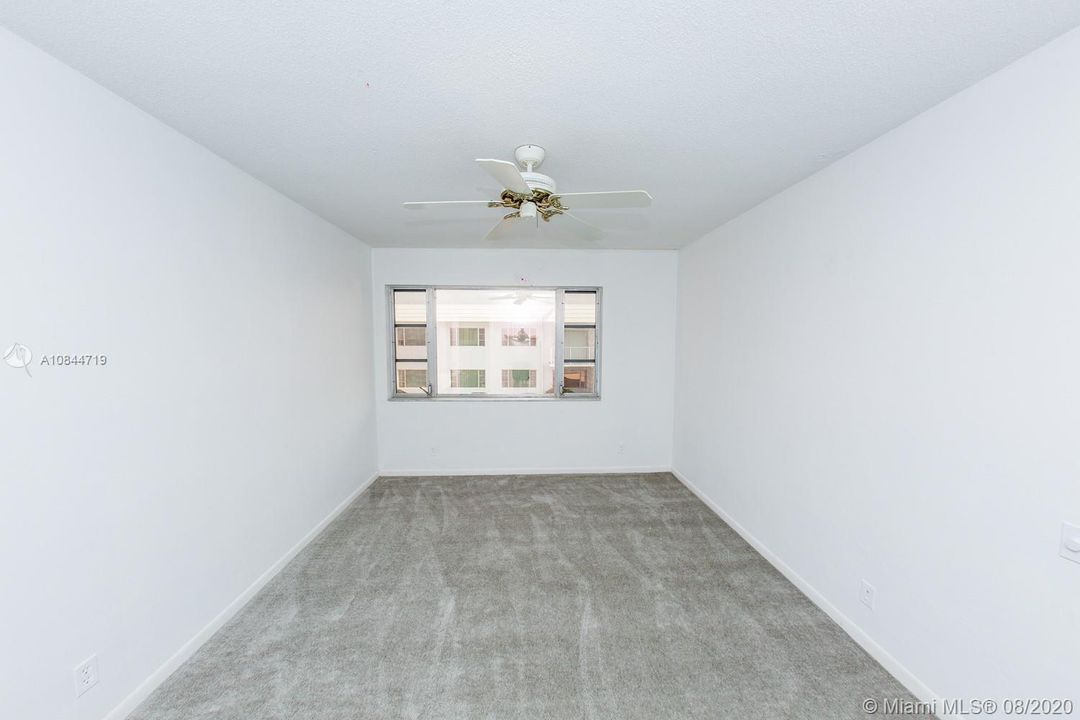 Recently Sold: $74,999 (2 beds, 2 baths, 930 Square Feet)